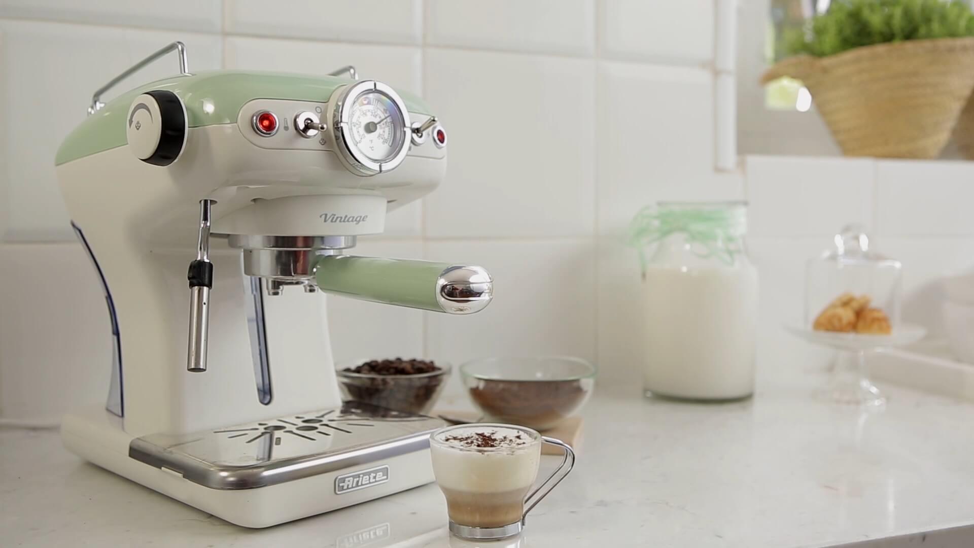 Ariete Vintage Milk Frother, Who doesn't love an instant froth for your  cuppa? Enjoy being your own barista with Ariete! ☕️ Get Ariete's Vintage  Milk Frother here